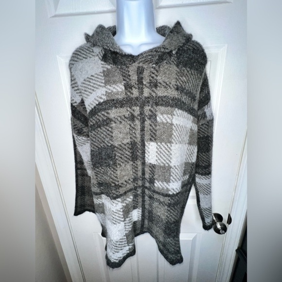 Natural Reflections Women’s Large Metro Gray Plaid Knit Sweater Hoodie Top L - Picture 2 of 12